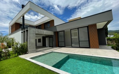 Casa em Condomínio 3 dormitórios Caledônia Private Village, Santa Regina - Camboriú